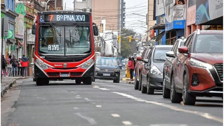 Tras acuerdo salarial, se asegura la continuidad del servicio de colectivos en Paraná