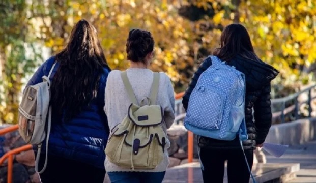 La clase media resigna educación: de 10 chicos, 4 van a la facu y sólo uno se recibe