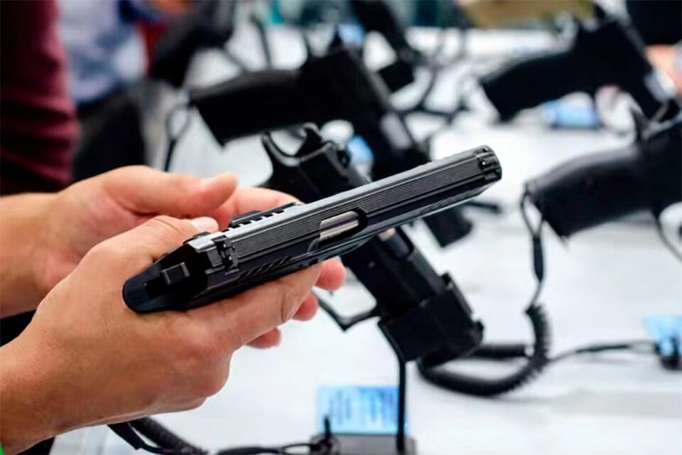 El gobierno elimina un trámite y el pago de una tasa para facilitar el acceso a armas