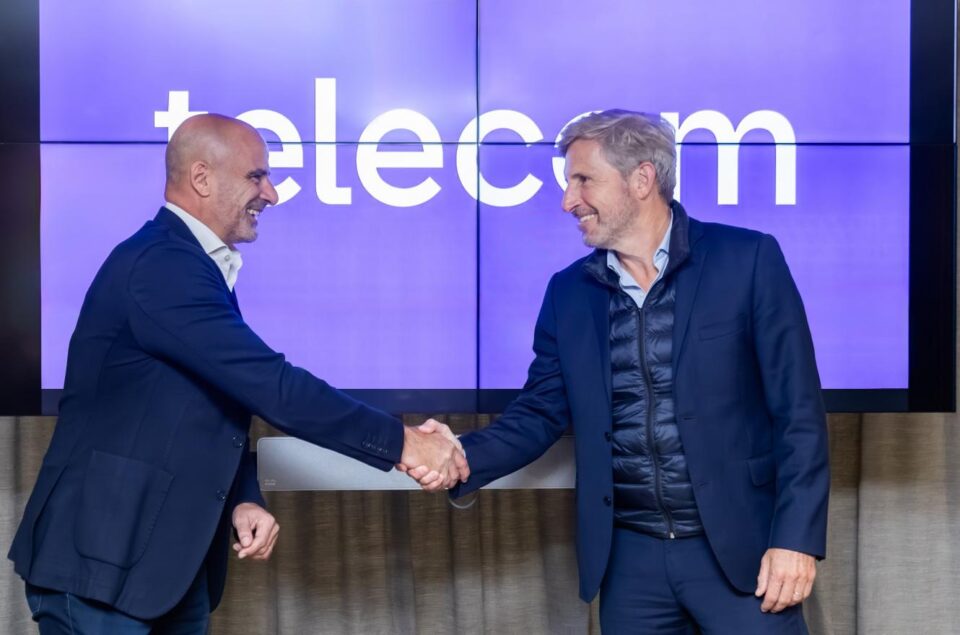 El gobierno provincial anunció que Telecom invertirá 8 millones de dólares en conectividad
