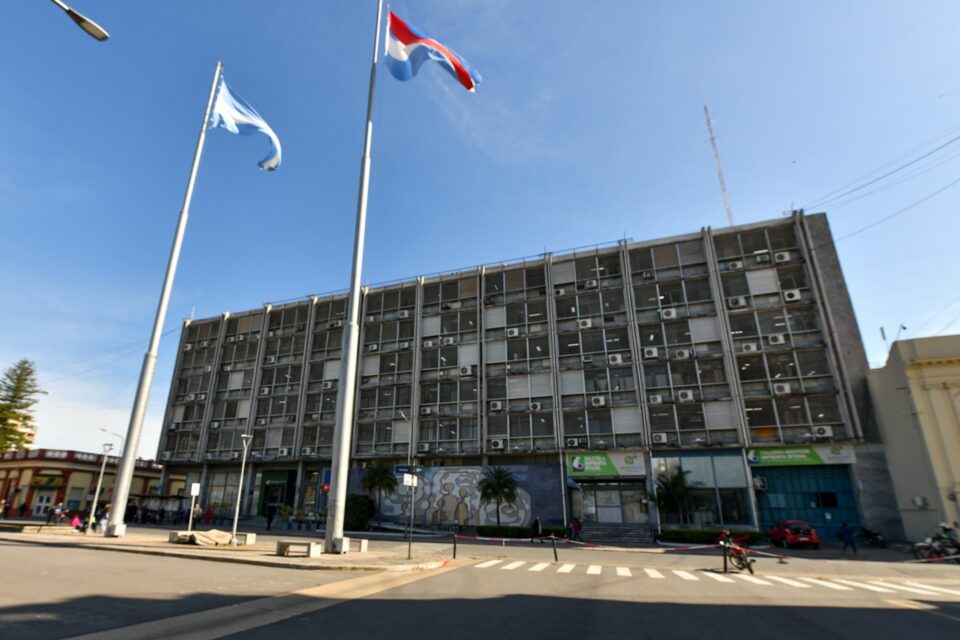 La provincia renueva autoridades en tres direcciones departamentales de escuelas