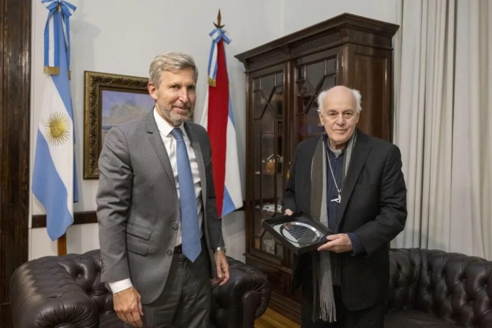 Frigerio saludó al arzobispo Puiggari, quien se despide de su servicio pastoral en Entre Ríos
