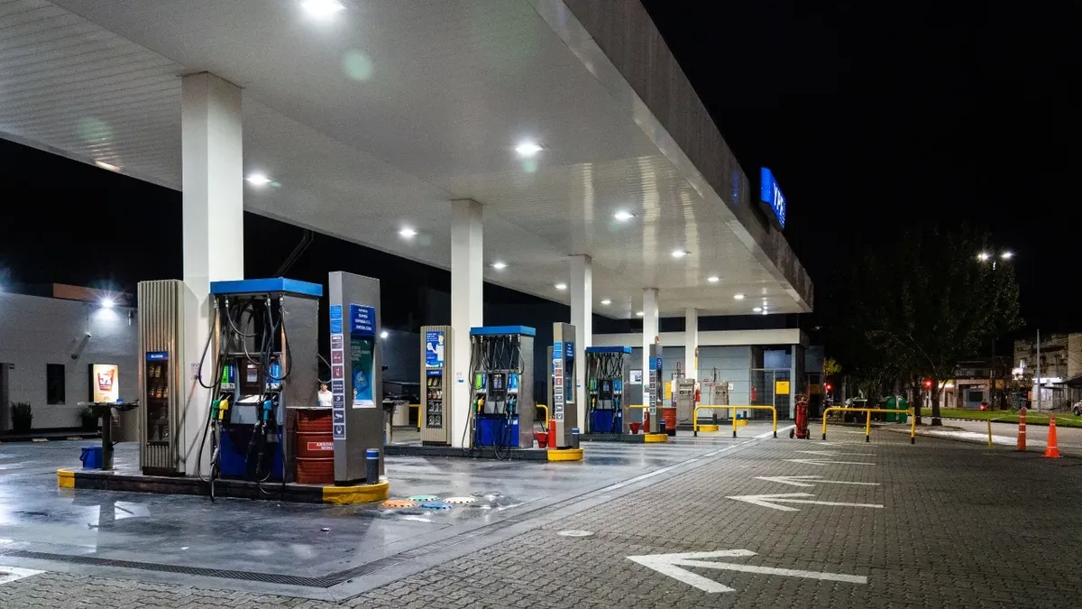 Las estaciones de servicio estarán cerradas de 22 a 06 horas durante las fiestas