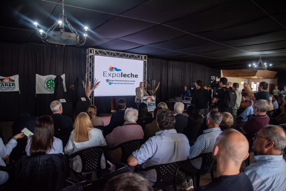 Frigerio encabezó un emotivo homenaje a Jorge Chemes en Nogoyá